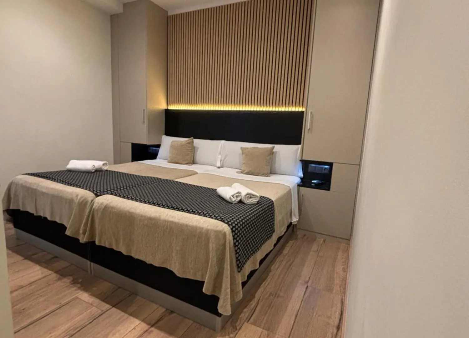 Daos Suites & Terrace Marbella Spanien